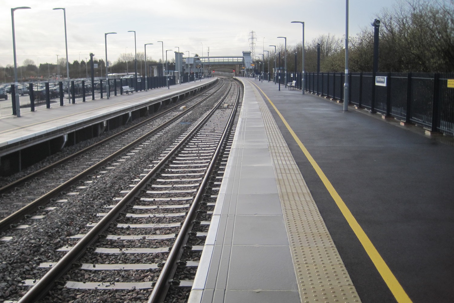 Platforms at Oxford Parkway railway station looking north towards Bicester, photographed in January 2016.